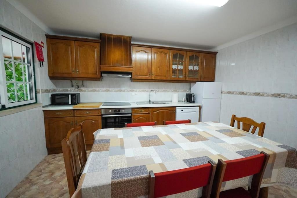Casa Do Largo Villa Назаре Екстериор снимка
